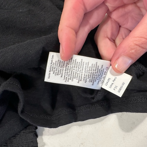 Nation Ltd. “Paige Tee” L/S V-neck black Tee with gold buttons on arms (XS) - Picture 6 of 7